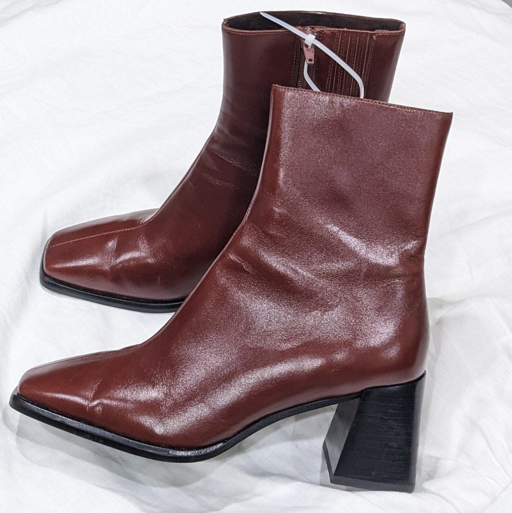 SOLD 🟥 Jeffrey Campbell Geist square toe boot